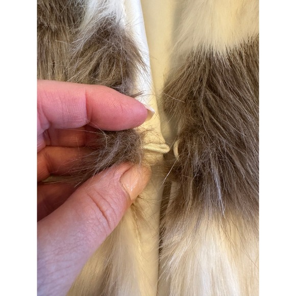 White House Black Market Faux Fur Vest Size M - Picture 6 of 7